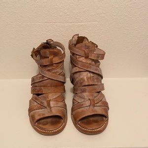 Freebird Claw in tan size 8